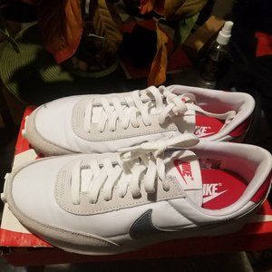 Nike DBreak Summit White/Metallic Silver 8 Women's